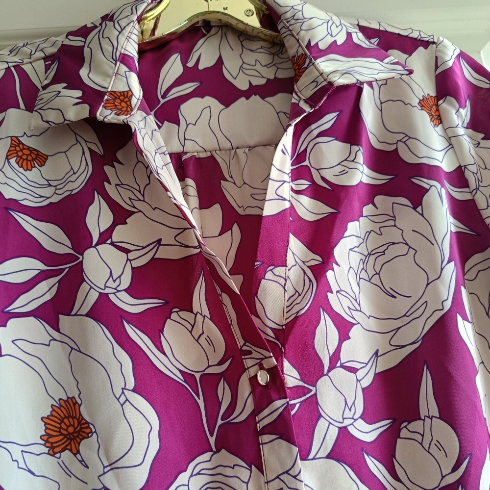 S💜 Floral Button-Up Silky Shirt - Picture 4 of 9